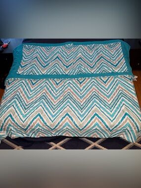 Mainstays Chevron Comforter and Pillow Shams in Teal, Gray, White